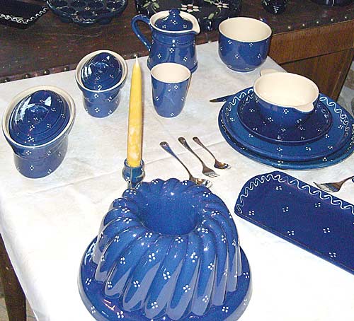 Hafner Keramik aus dem Elsass Koejelhopfform, Baeckeoffe, Milichhafe und andere Hafner Keramiken