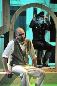 Victor Calero als Daniel Stein Theater Freiburg