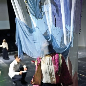 Szene von Emre Koyuncuoğlu im Rahmen von Eurotopia am Theater Freiburg Szene von Emre Koyuncuoğlu
