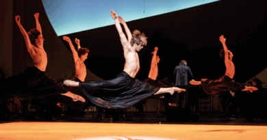 Durch Tanz mit der Welt in Verbindung treten: „The World of John Neumeier“ in Baden-Baden