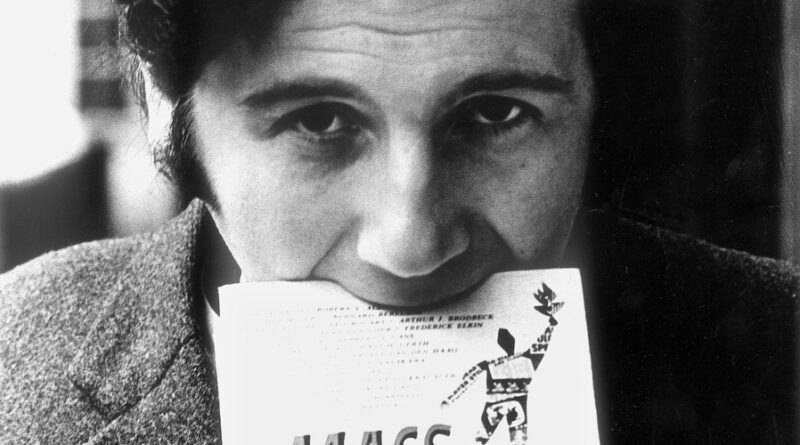 „Die Aufgabe der Kunst besteht darin, Türen zu öffnen, wo sie keiner sieht“: Buchpräsentation und Filmabend zum 80. Geburtstag von Peter Weibel (1944–2023) im ZKM