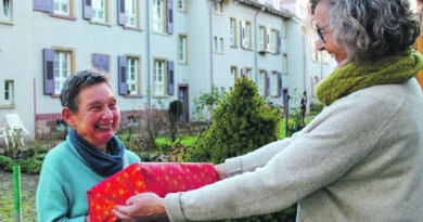 Gutes tun, Freude schenken: Zum 14. Mal starten AWO und Sparkasse ihre Weihnachtspäckchenaktion