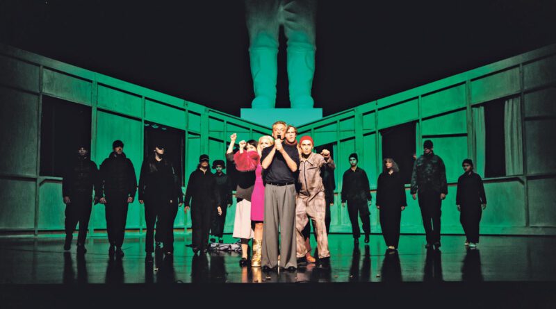 Am Theater Freiburg wurde Viktor Jerofejews Romanadaption „Der große Kopnik“ uraufgeführt