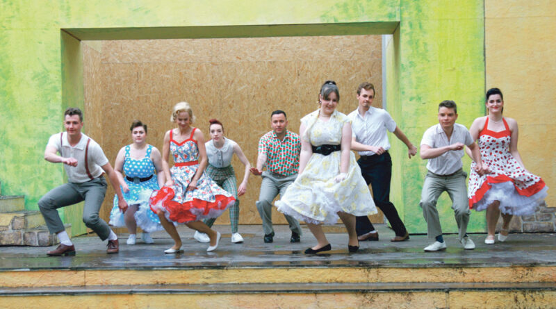 Irrsinnige Unterhaltung: Die Festspiele Breisach haben sich an das Lustspiel „Pension Schöller“ gewagt